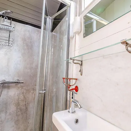 1 Bed In Harrogate 81300 Holiday home
